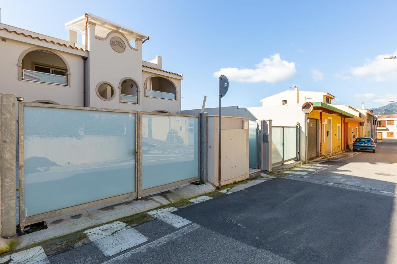 Casa Curiel Lägenhet Villasimius Exteriör bild